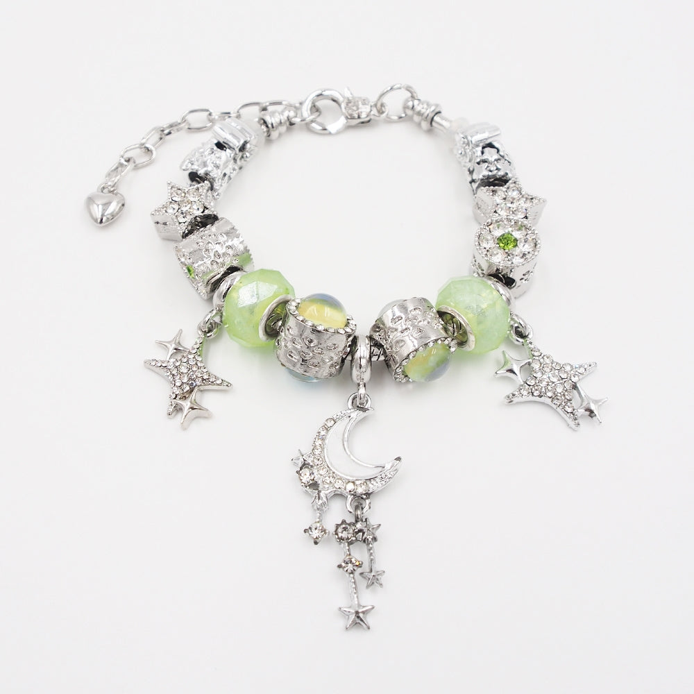 Sidabrinės spalvos apyrankė su šviesiai žaliais akcentais